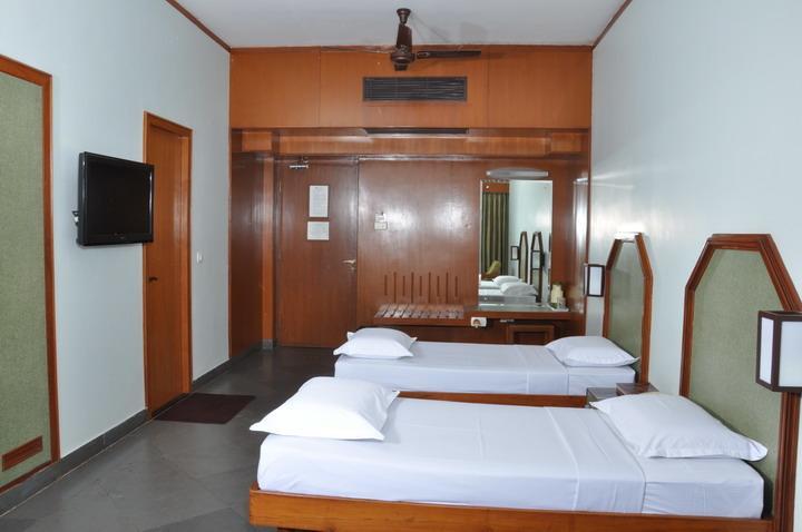 Hotel Mayura Tirupati Exterior photo
